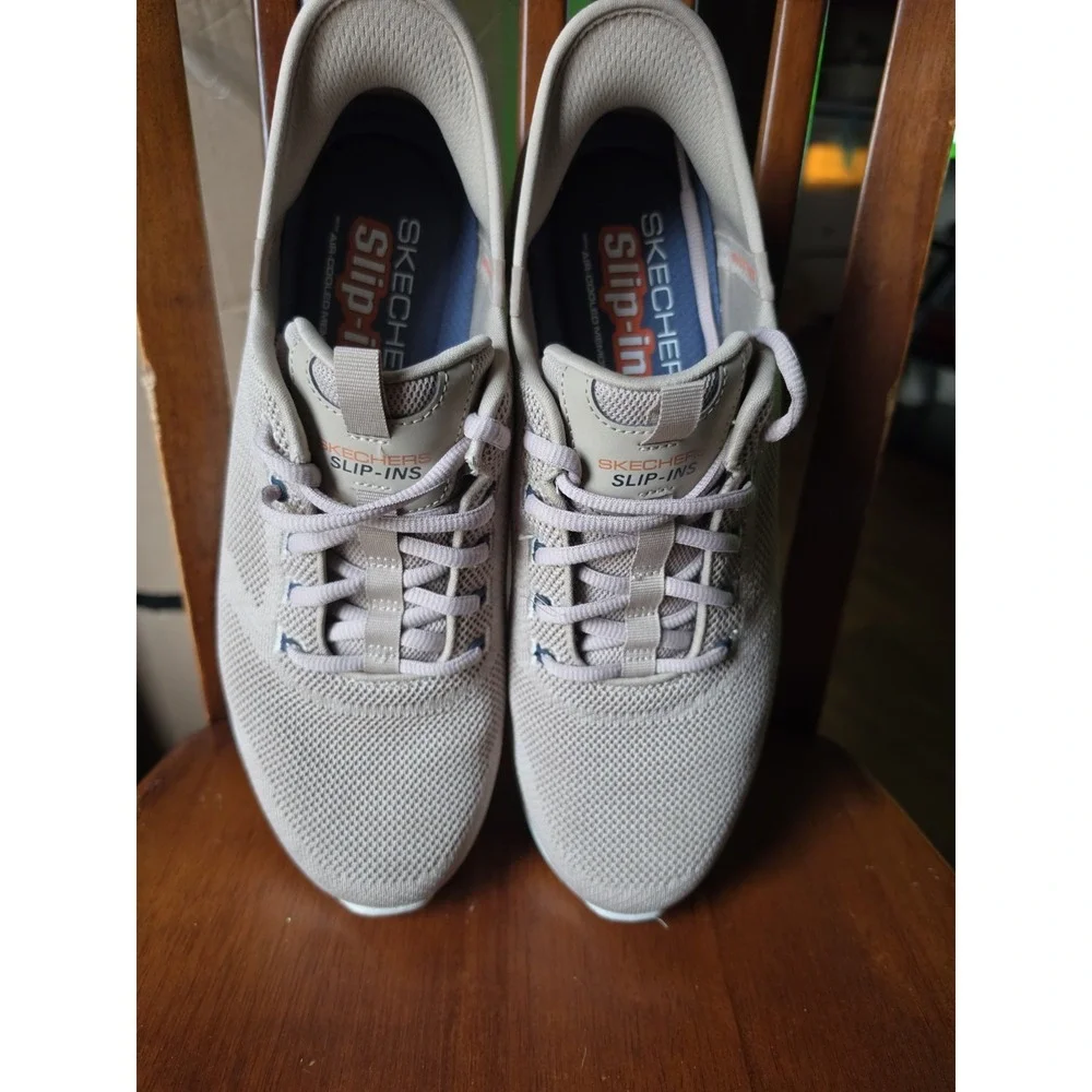Mens Skechers Slip On, Size 11.5